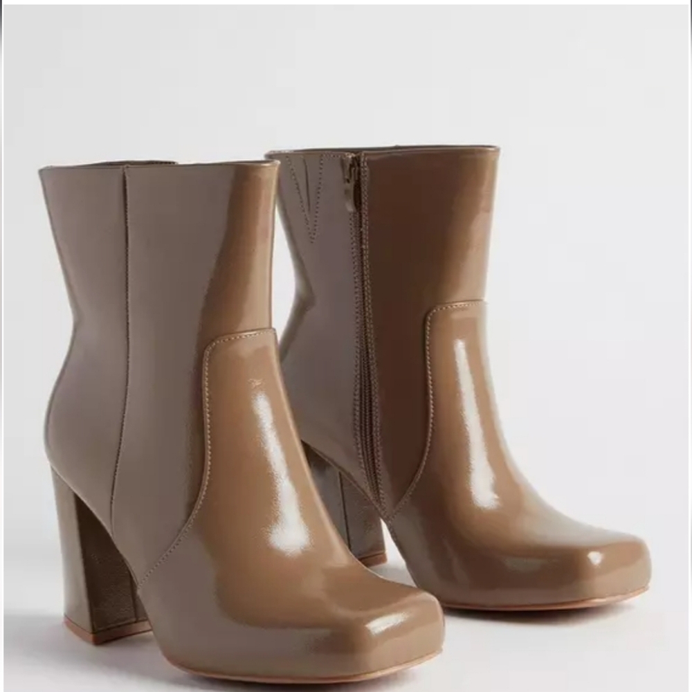 Square Toe Triangle Heel Bootie (WW) Torrid 9.5 NWT